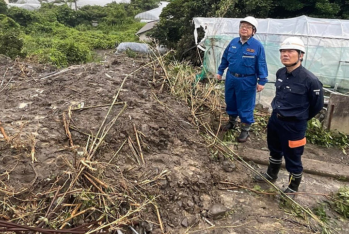 公明党静岡県本部の各議員が台風10号の被災現場へ急行！