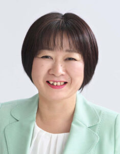 山藤　陽子